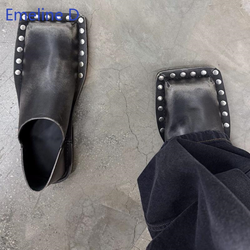 Leatherwork Rivets - Sandálias Unissex de Bico Quadrado em